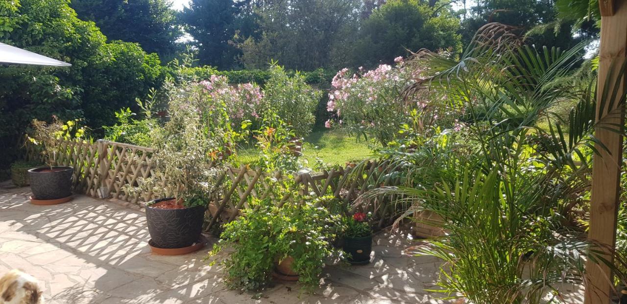 Maison Anne Face To Park In Vernon Giverny Bagian luar foto